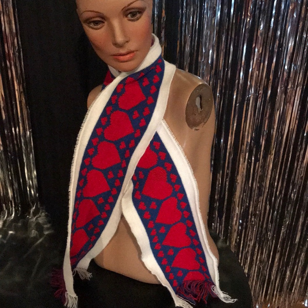 Vintage ❤️ 🤍💙 Knit Scarf!